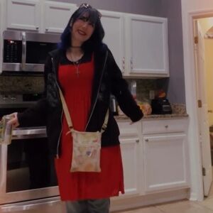 Meet your Posher, Adeleine